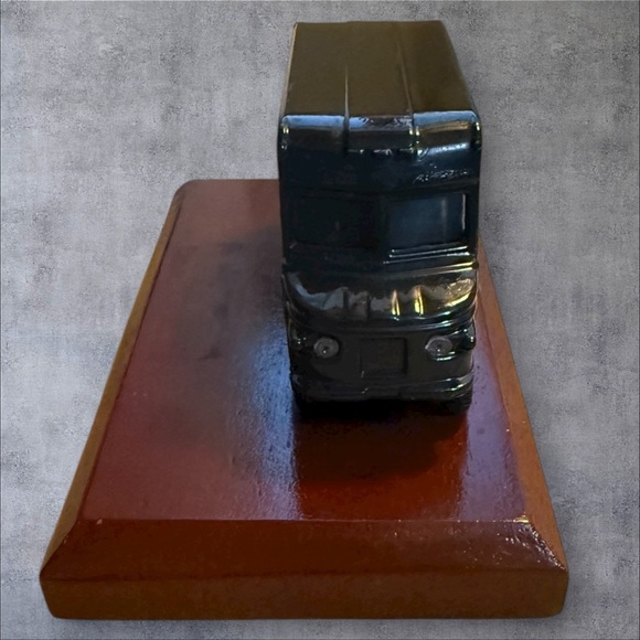 UPS United Parcel Service 1997 90th Anniversary Award, Model Delivery Truck - Picture 3 of 6